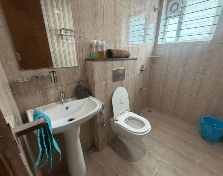 Cozy room with washroom
