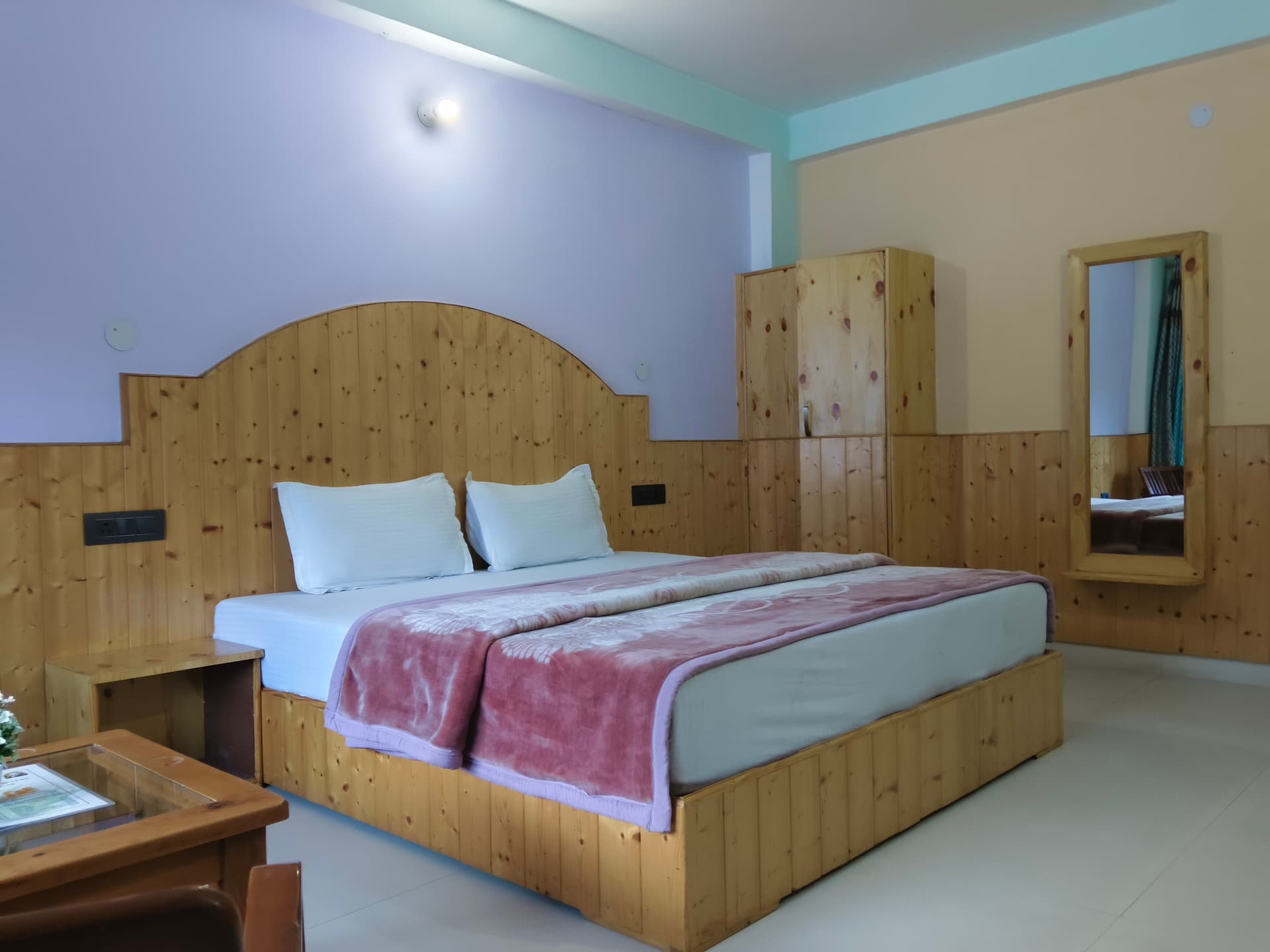 Cozy stay in Old Manali 3