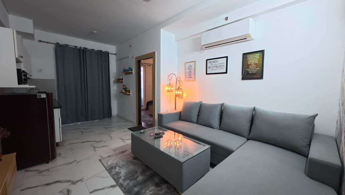 Cozy Studio | Couple Friendly | Dwarka Expwy in Gurugram, Haryana
